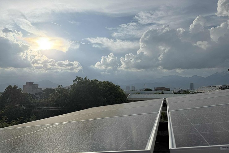 Hiệu suất chuyển đổi của pin mặt trời luôn là điều mà các nhà khoa học tìm cách cải thiện.