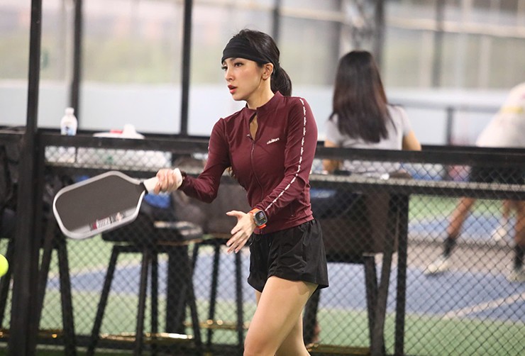 Tiếp theo đó, đội của Jessie Lương thắng đôi Phương Trinh và Vy ở bán kết trước khi thắng Jamie – Hạnh Mỹ tỉ số 15-10 ở chung kết.