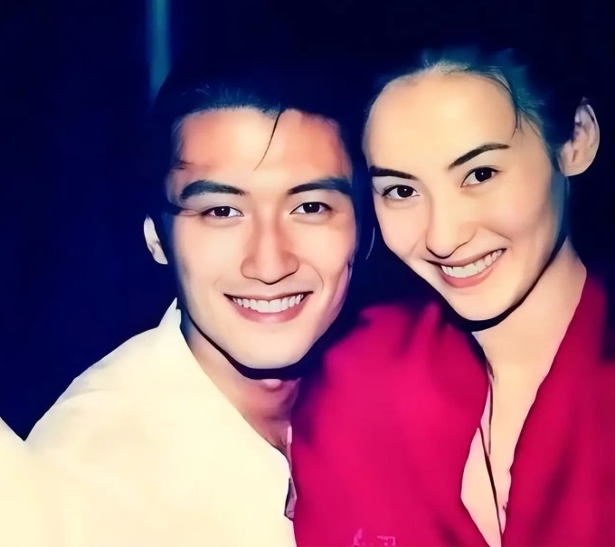 Trương Bá Chi và Tạ Đình Phong. Ảnh: Weibo