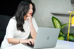 Giá MacBook cuối tháng 9: Giả…