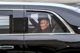 Vì sao Trump và ông Putin bất ngờ đi chung xe "Quái thú”?