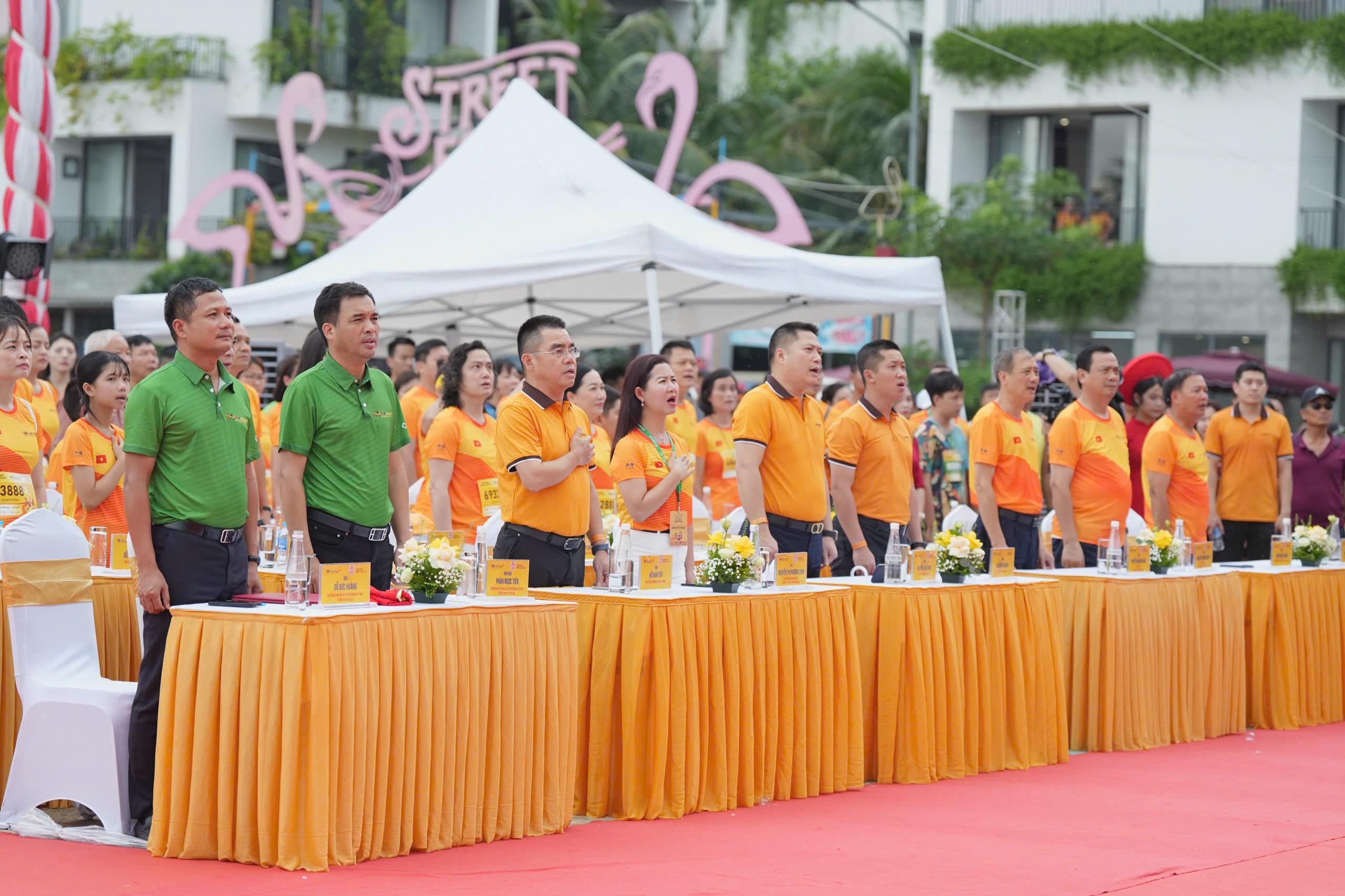 300 chiếc xe đạp tiếp sức học sinh nghèo tỉnh Phú Thọ thông qua Giải Marathon Quốc tế VTV LPBank 2025 - 4