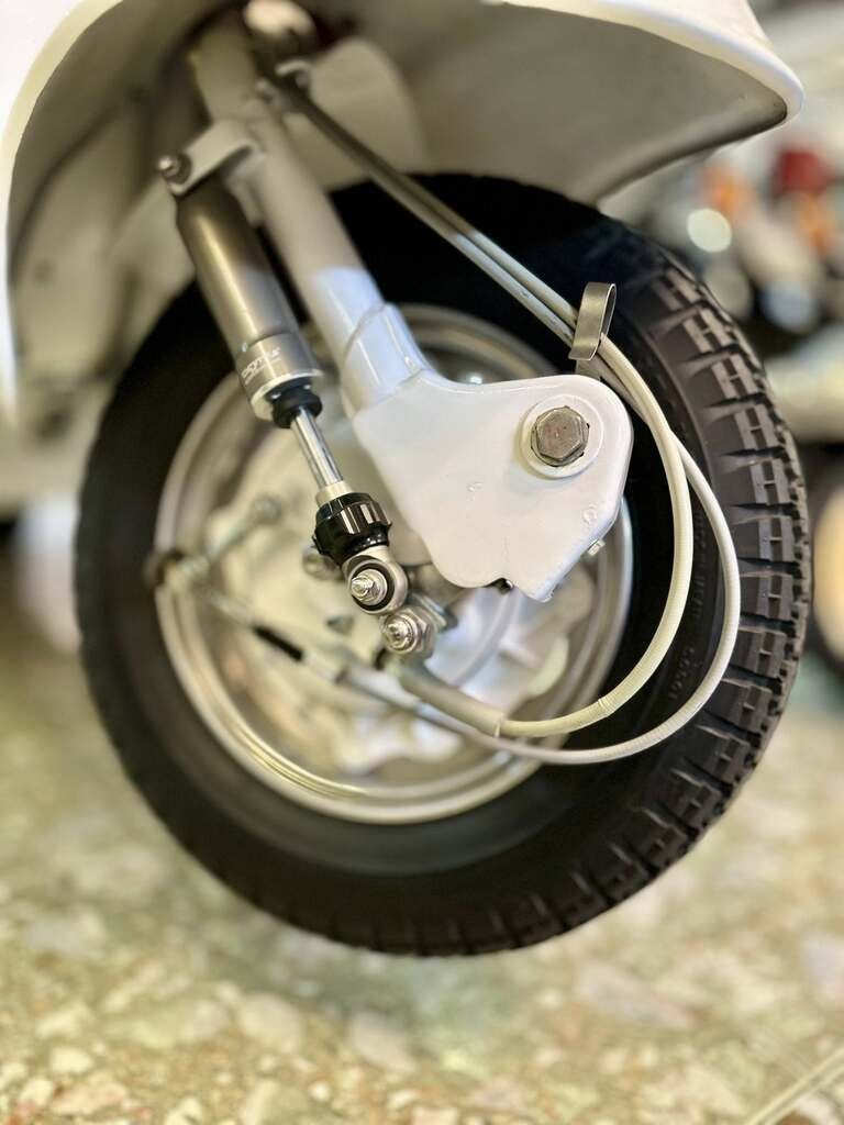 Nhiều hạng mục được thay mới bằng hàng chính hãng của dòng xe này.