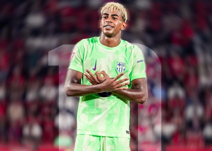 Yamal không hề bị "khớp" khi khoác lên mình áo số 10