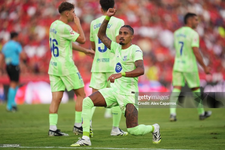 Barcelona hoàn toàn áp đảo về tinh thần lẫn lối chơi