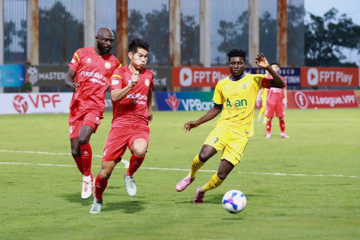 PVF-CAND đánh bại SLNA