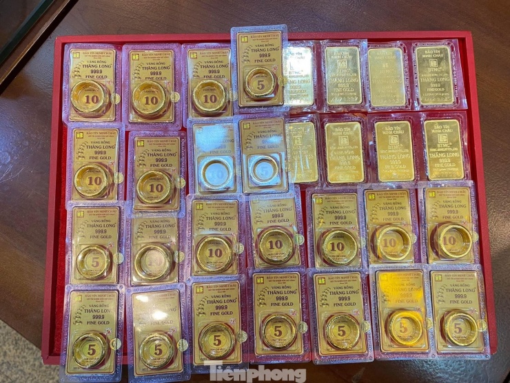 Giá vàng miếng SJC bỏ xa giá vàng nhẫn.