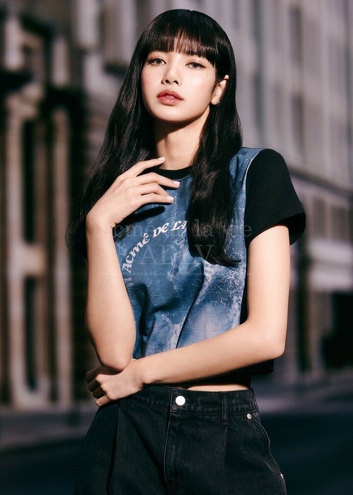Hoa hậu Thanh Thủy lạ lẫm với tóc mái bằng, gợi nhớ một thành viên BLACKPINK - 2