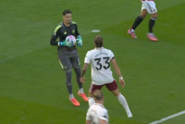 Các cầu thủ Arsenal lại có "chiêu trò" mới