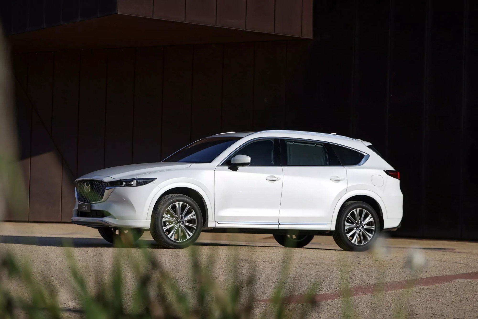 So sánh Hyundai Santa Fe và Mazda CX-8: Đẳng cấp và sức mạnh động cơ - 5
