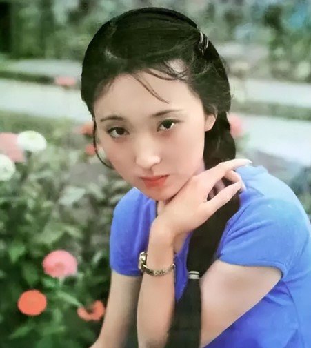 Nhan sắc đời thực của Trần Hiểu Húc.
