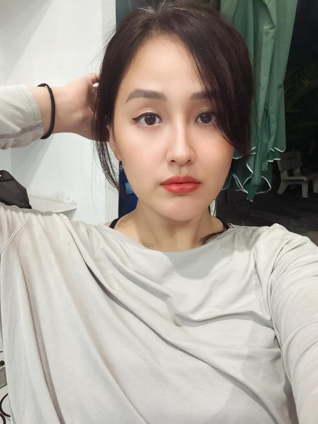 Việc chăm sóc da từ trong ra ngoài kỹ càng như vậy nên Mai Phương Thúy ngày càng trẻ đẹp. Việc chăm sóc da từ trong ra ngoài kỹ càng như vậy nên Mai Phương Thúy ngày càng trẻ đẹp.