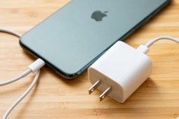 Khác biệt nào giữa bộ sạc Apple và bên thứ ba
