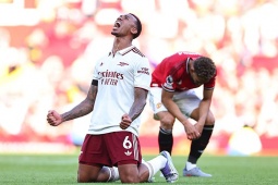 Nóng bảng xếp hạng Ngoại hạng Anh: Arsenal hạ MU, bám đuổi Liverpool - Man City
