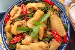 Ẩm thực - Thịt gà xào với loại rau này ngon bất ngờ, đĩa lớn đĩa bé đều hết sạch