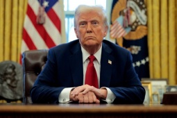 Kinh doanh - Ông Trump bất ngờ hoãn tăng thuế Trung Quốc vì dầu Nga