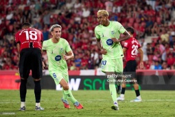 Hấp dẫn bảng xếp hạng La Liga: Barca giữ chắc ngôi đầu, chờ Real hất văng