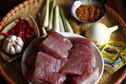Thịt lợn có kị tỏi?