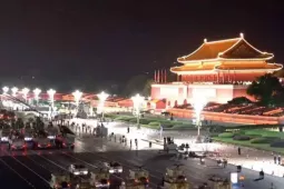Hàng loạt khí tài xuất hiện trong buổi diễn tập duyệt binh quy mô lớn của Trung Quốc