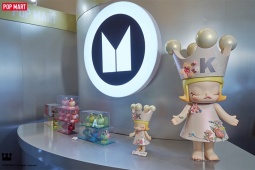Sự kiện triển lãm “MEGA SPACE MOLLY: Hello, Moon” - Lạc trôi vào vũ trụ kỳ ảo giữa lòng Hà Nội!