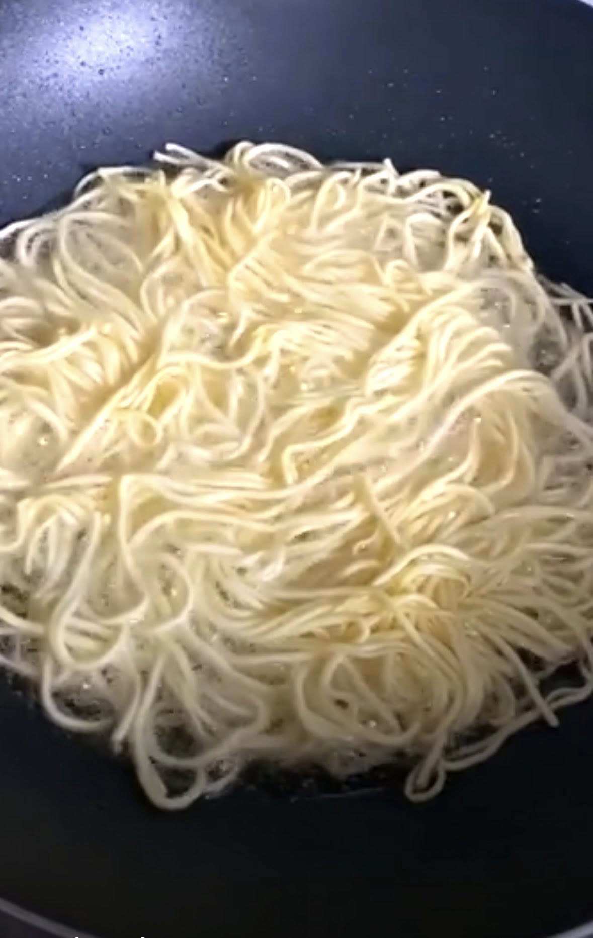 Cách làm mì xào giòn ngon "bá cháy", đổi bữa cho ngày chán cơm - 4