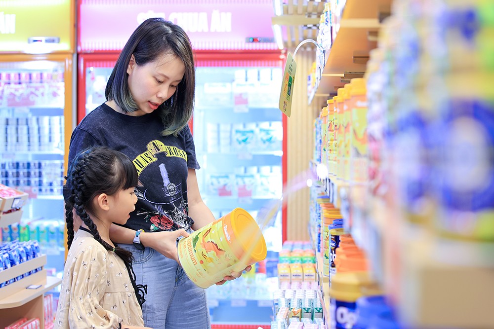 Optimum là dòng sữa đầu tiên tại Việt Nam có chứa 6 HMO – thành phần chiếm đến 58% tổng lượng HMO có trong sữa mẹ (Ảnh: Minh Anh).