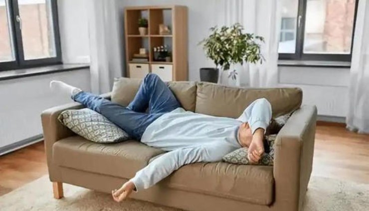 Người đàn ông đột quỵ dù ngày nào cũng ngủ trưa: Cảnh báo 4 thói quen chết người - 2