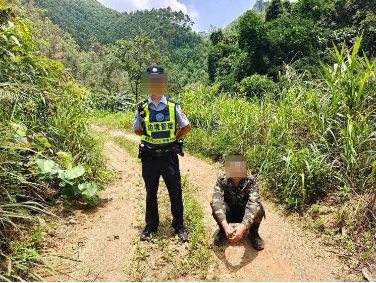 Hà Mỗ quyết tâm thoát khỏi khu lừa đảo.