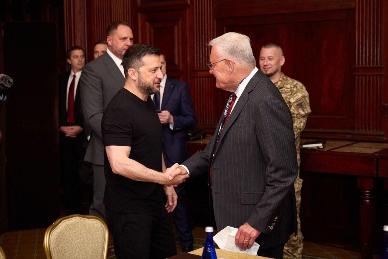 Tổng thống Ukraine Zelensky gặp đặc phái viên Mỹ Keith Kellogg hôm 18/8. Ảnh: Volodymyr Zelensky/X