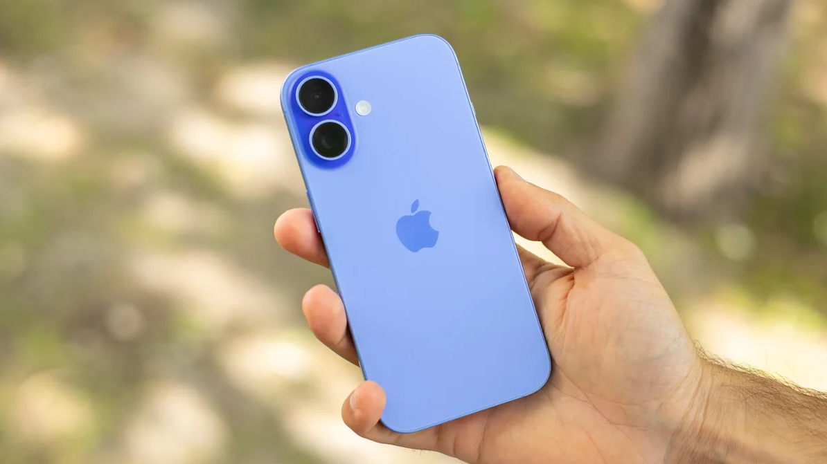 iPhone 16.