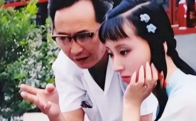 Theo đạo diễn Vương Phù Lâm, Trần Hiểu Húc không phải diễn viên đẹp nhất, nhưng lại là người có khí chất phù hợp nhất với nhân vật Lâm Đại Ngọc.
