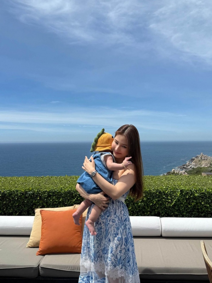 Diễn viên Diễm My 9X đưa quý tử đi nghỉ dưỡng tại resort 6 sao ở Khánh Hòa (tỉnh Ninh Thuận cũ).