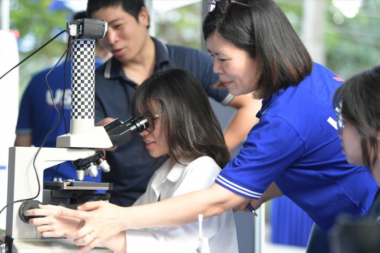 Ngày hội tuyển sinh ngành khoa học công nghệ của học sinh Hà Nội 2025. Ảnh: DƯƠNG TRIỀU