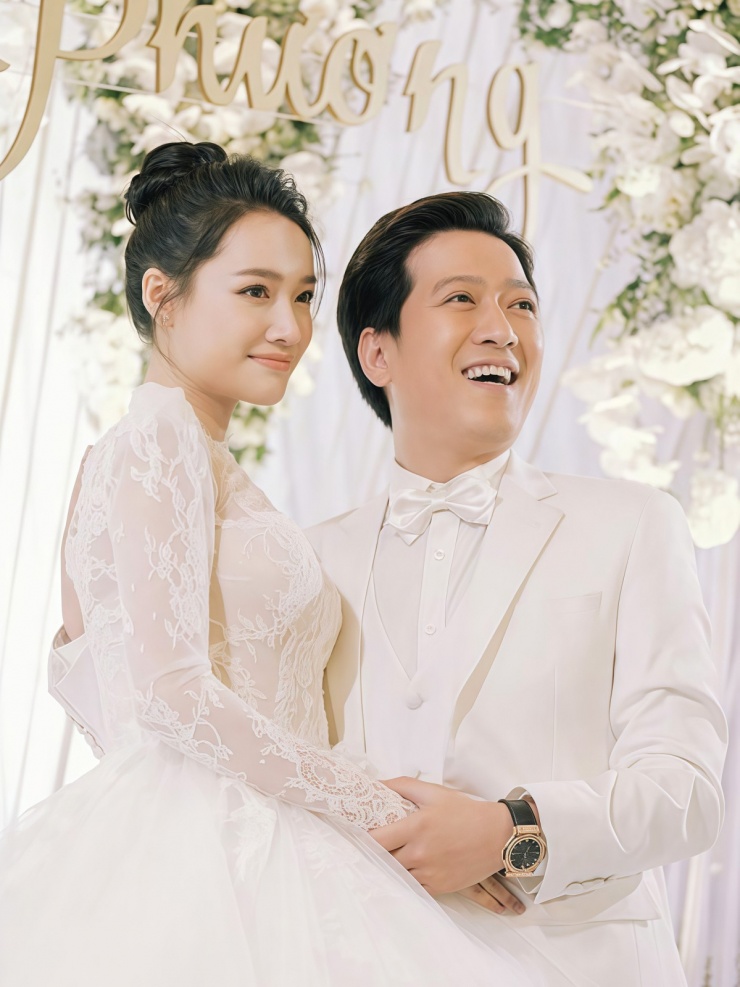 Đây cũng là món phụ kiện trên tay Trường Giang trong hôn lễ với Nhã Phương hồi tháng 9/2018.