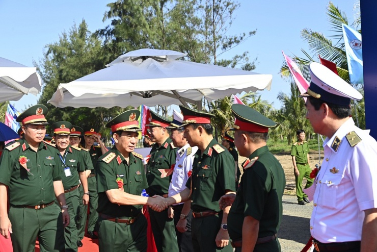Đại tướng Phan Văn Giang - Bộ trưởng Bộ Quốc phòng dự lễ khởi công cao tốc Cà Mau – Đất Mũi.