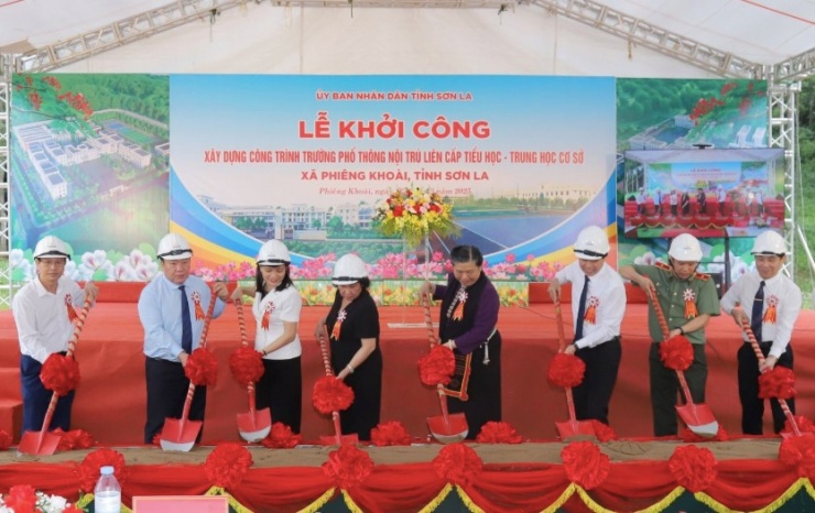 Khởi công xây dựng Trường phổ thông nội trú liên cấp Tiểu học – Trung học cơ sở xã Phiêng Khoài.