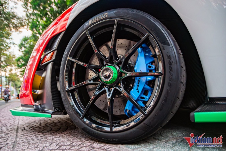 Siêu xe McLaren Senna triệu đô của ông Đặng Lê Nguyên Vũ lộ diện tại Hà Nội - 6