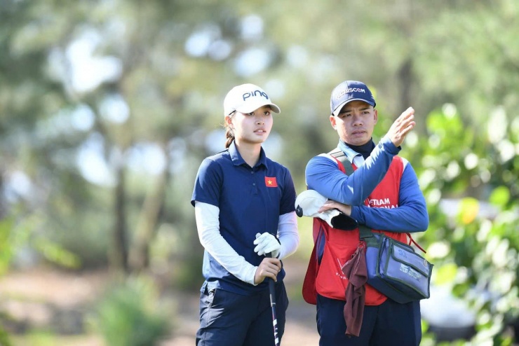 Chỉ mới 17 tuổi, Lê Chúc An đã tạo nên kỳ tích khi trở thành golfer đầu tiên trong lịch sử bảo vệ thành công danh hiệu Vô địch Golf Quốc gia (2023 và 2024)