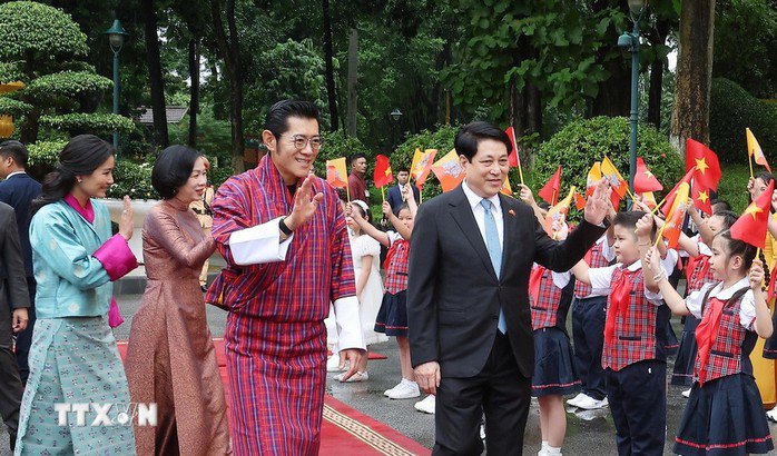 Chủ tịch nước Lương Cường đón, hội đàm với Quốc vương Bhutan - 6