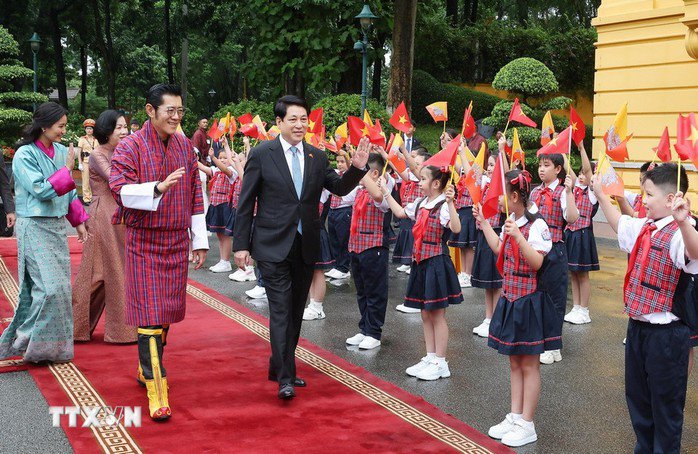 Chủ tịch nước Lương Cường đón, hội đàm với Quốc vương Bhutan - 5