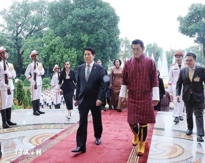 Chủ tịch nước Lương Cường đón, hội đàm với Quốc vương Bhutan - 9