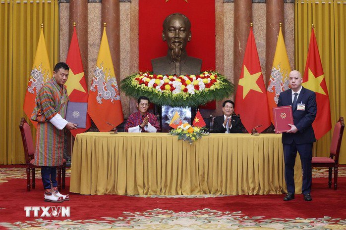 Chủ tịch nước Lương Cường đón, hội đàm với Quốc vương Bhutan - 13