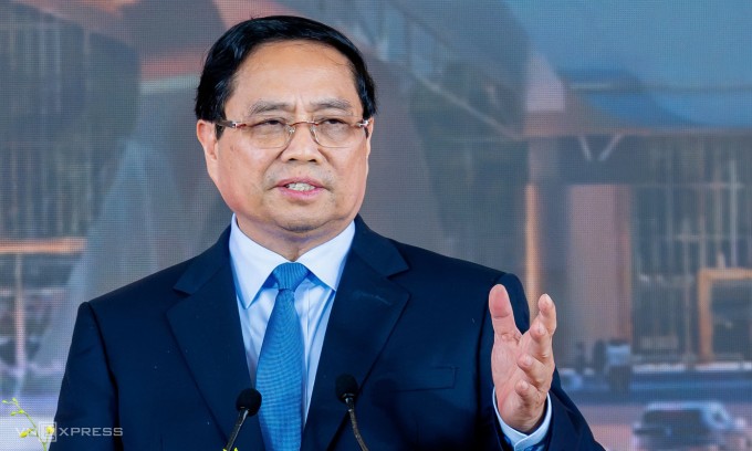 Thủ tướng Phạm Minh Chính phát biểu tại lễ khánh thành, khởi công 250 công trình, sáng 19/8. Ảnh: Giang Huy