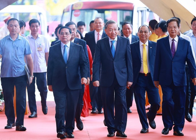 Tổng Bí thư Tô Lâm, Thủ tướng Phạm Minh Chính, nguyên Thủ tướng Nguyễn Tấn Dũng tại lễ khởi công, khánh thành sáng 19/8. Ảnh: TTXVN