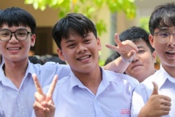 Thí sinh hồi hộp chờ điểm chuẩn đại học trong bối cảnh 'khó lường'