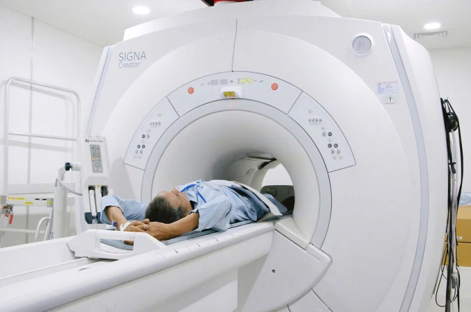 Hệ thống thiết bị y tế hiện đại tại Bệnh viện Ung bướu Nghệ An. Ảnh: Đức Hùng