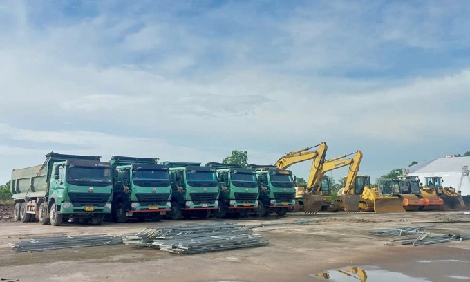 Thiết bị trên công trường sân bay Gia Bình. Ảnh: Báo Bắc Ninh