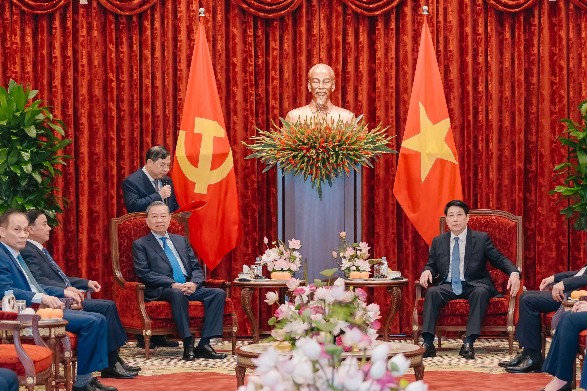 Lễ bàn giao Bắc Bộ Phủ diễn trong không khí cả nước chào mừng Lễ kỷ niệm 80 năm Cách mạng Tháng 8 thành công