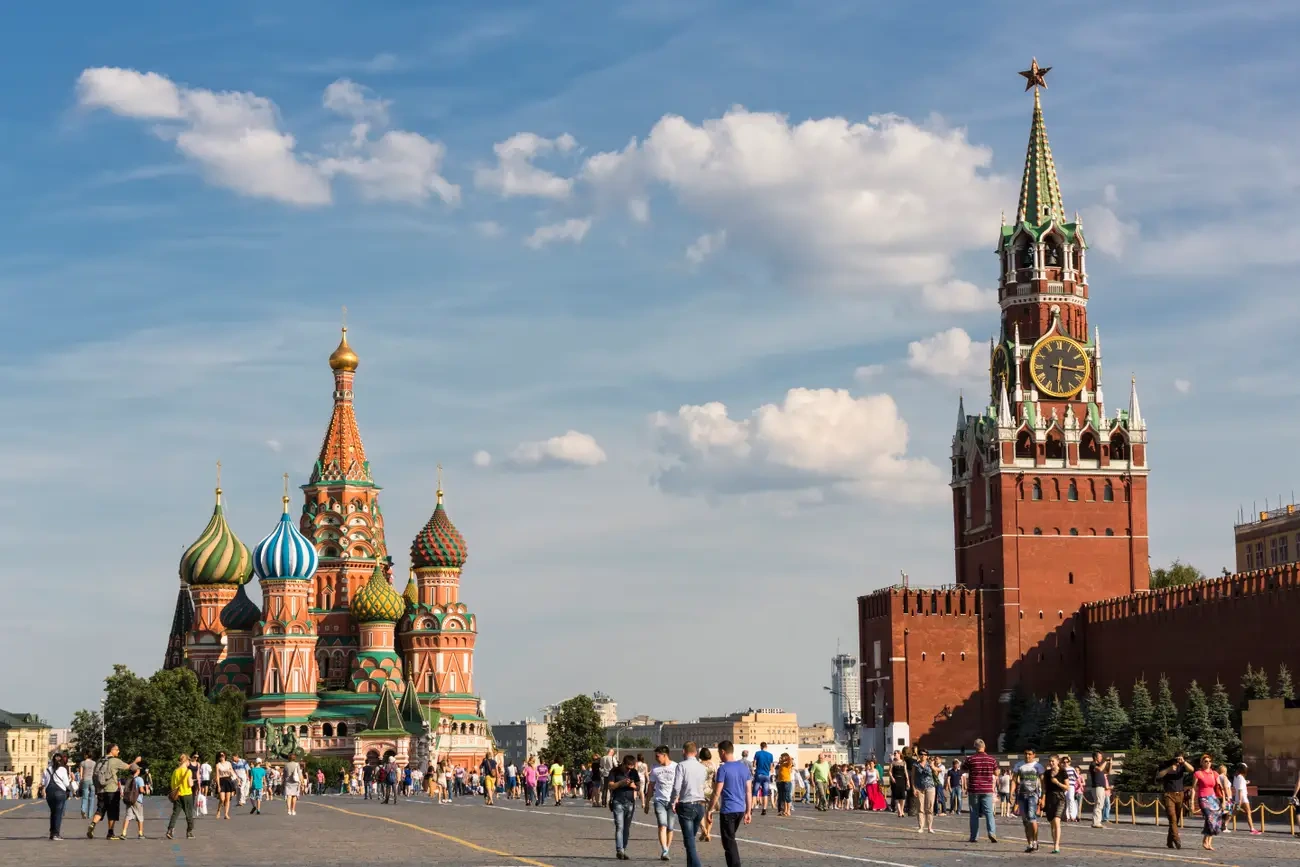 Giữa vòng vây trừng phạt kinh tế ngày càng khắt khe, Moscow tìm lối thoát qua tiền mã hóa, vượt xa vàng và giao dịch truyền thống. Ảnh: Getty