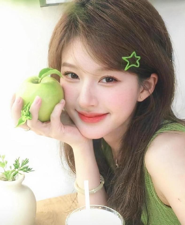 Vì sao Triệu Lộ Tư nói xấu Ngu Thư Hân? - 1